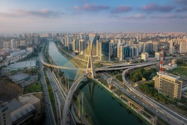 São Paulo — vista aérea da maior cidade do Brasil